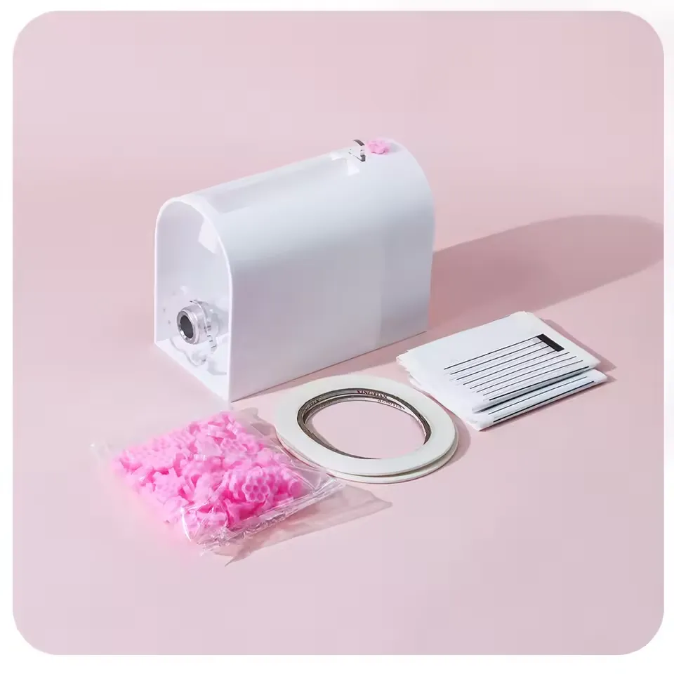 Machine for assembling eyelash fans